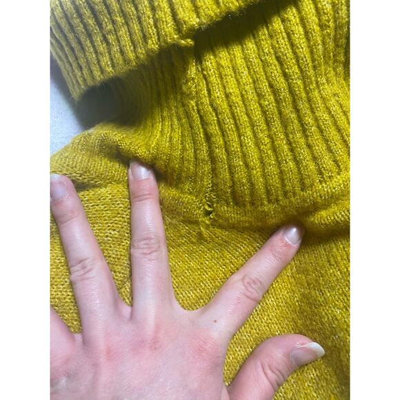 William Rast Alpaca Blend Mustard Yellow Turtleneck Sweater Size XS Soft Winter - Picture 7 of 7